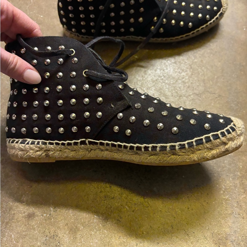 Saint Laurent stud tennis shoe